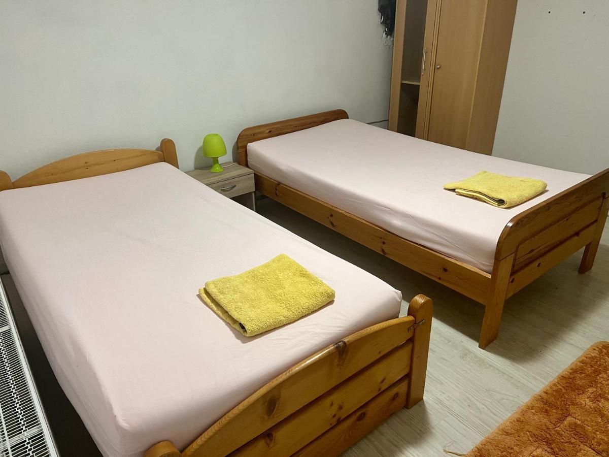 Doppelbett Zimmer Mit Gemeinschaftbad Borgholzhausen Luaran gambar