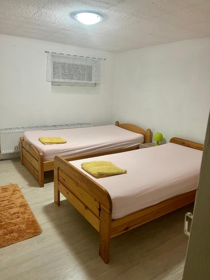 Doppelbett Zimmer Mit Gemeinschaftbad Borgholzhausen Luaran gambar